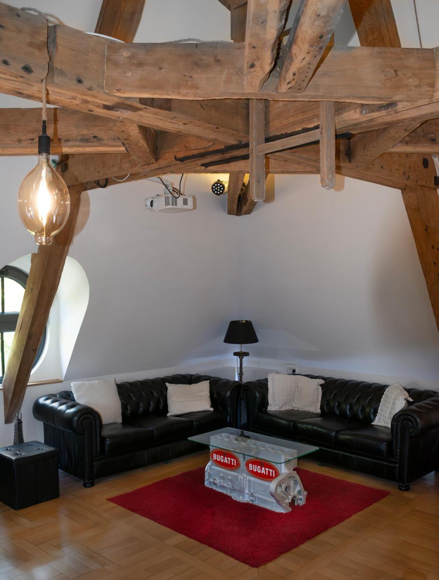 Loft Dans Le Clocher Face Au Chateau Bonnelles Luaran gambar