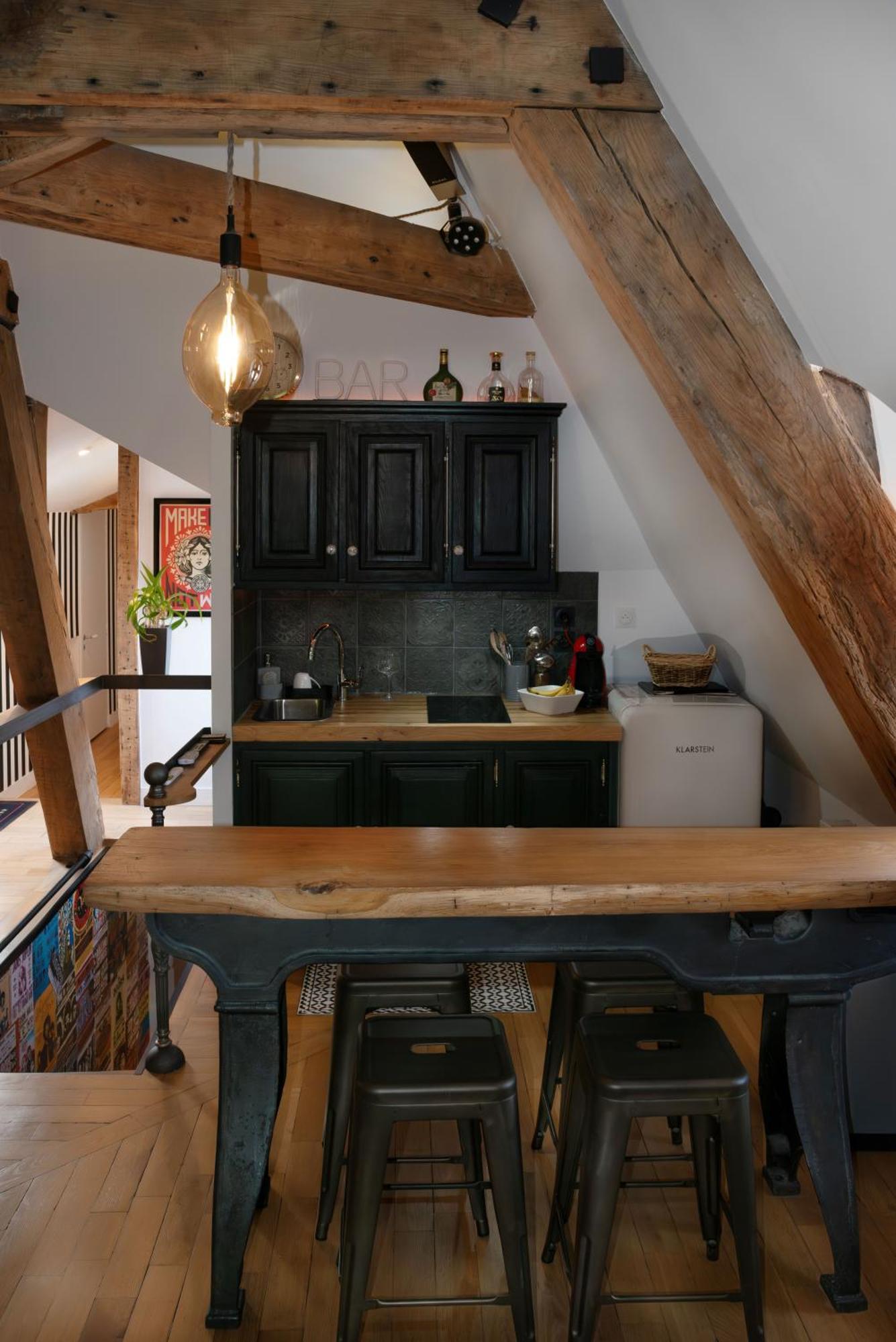 Loft Dans Le Clocher Face Au Chateau Bonnelles Luaran gambar